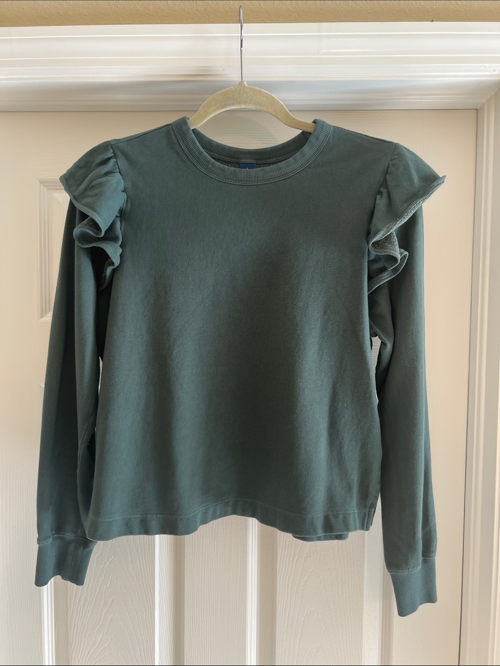 Old Navy Green Flutter Long Sleeve Crop Sweater, Small